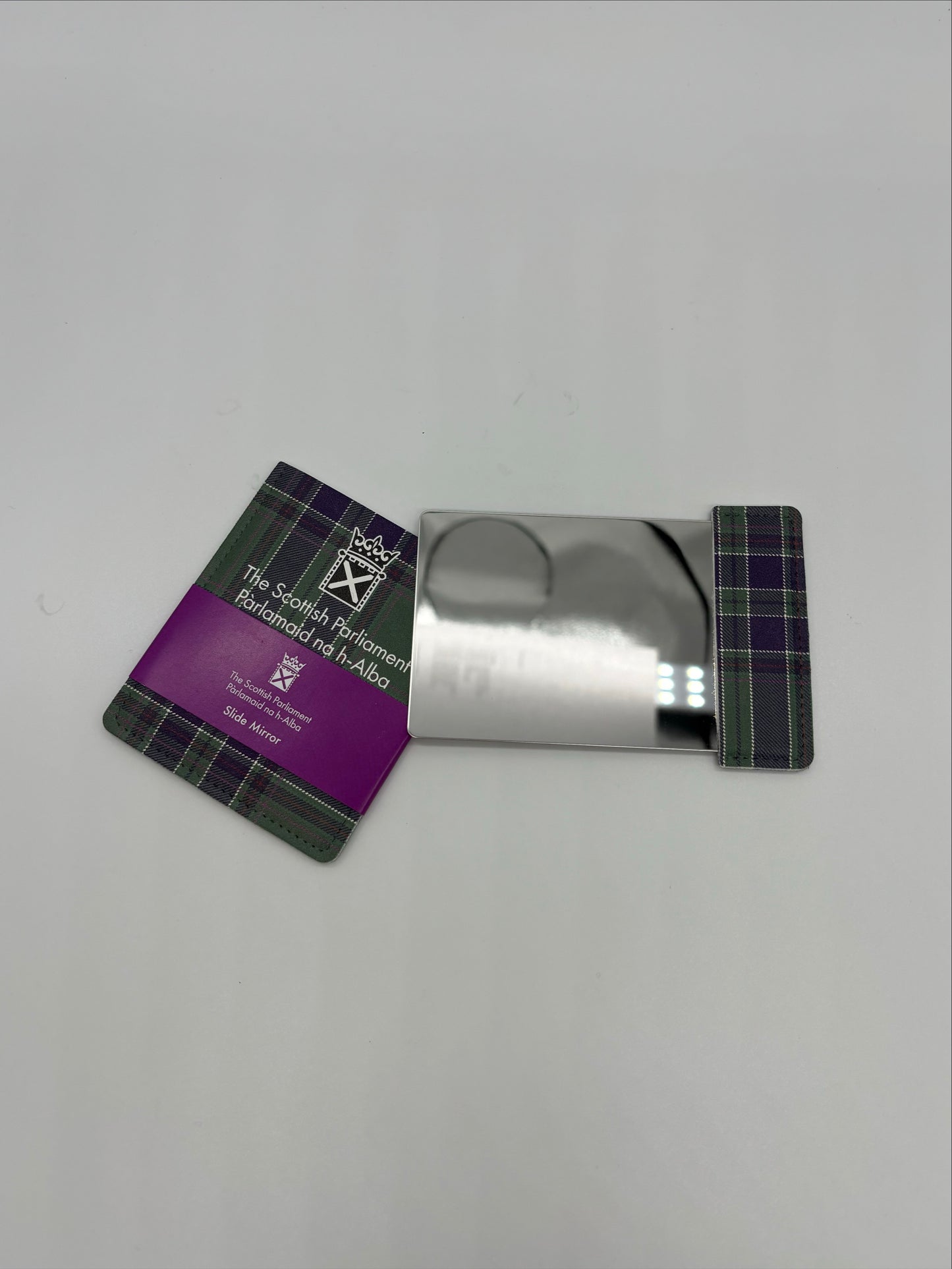 Tartan slide mirror