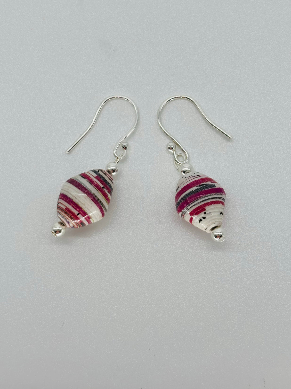 Medium Parli-map silver earrings
